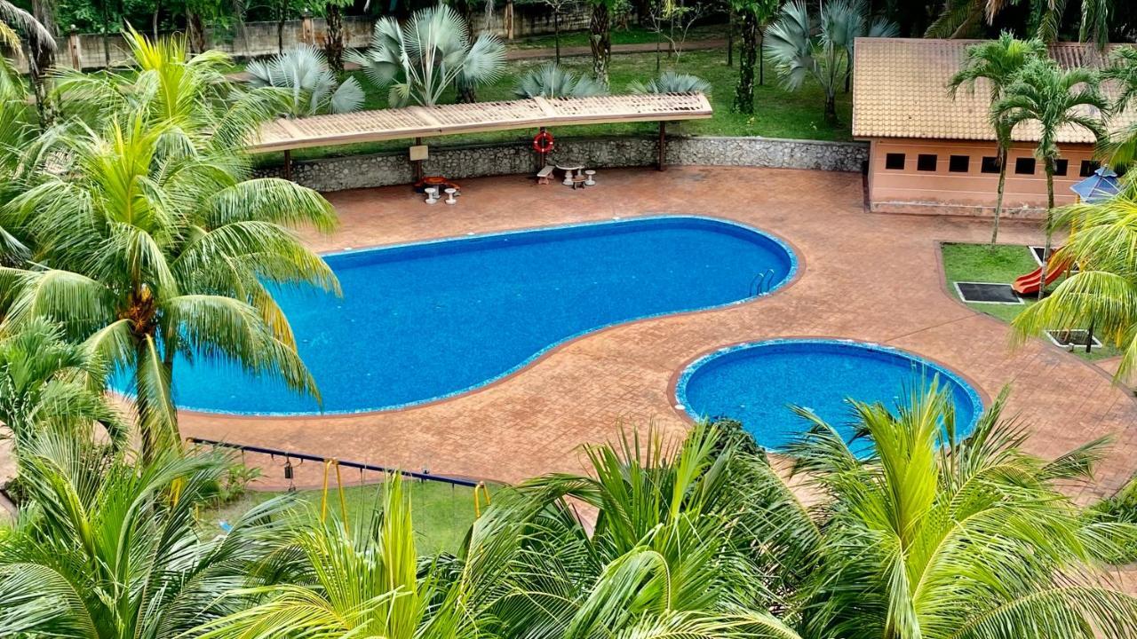 Putravilla Condominium Lovely & Spacious With Public Pool Kampong Kerdas Экстерьер фото