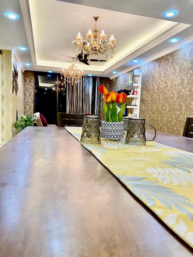 Putravilla Condominium Lovely & Spacious With Public Pool Kampong Kerdas Экстерьер фото