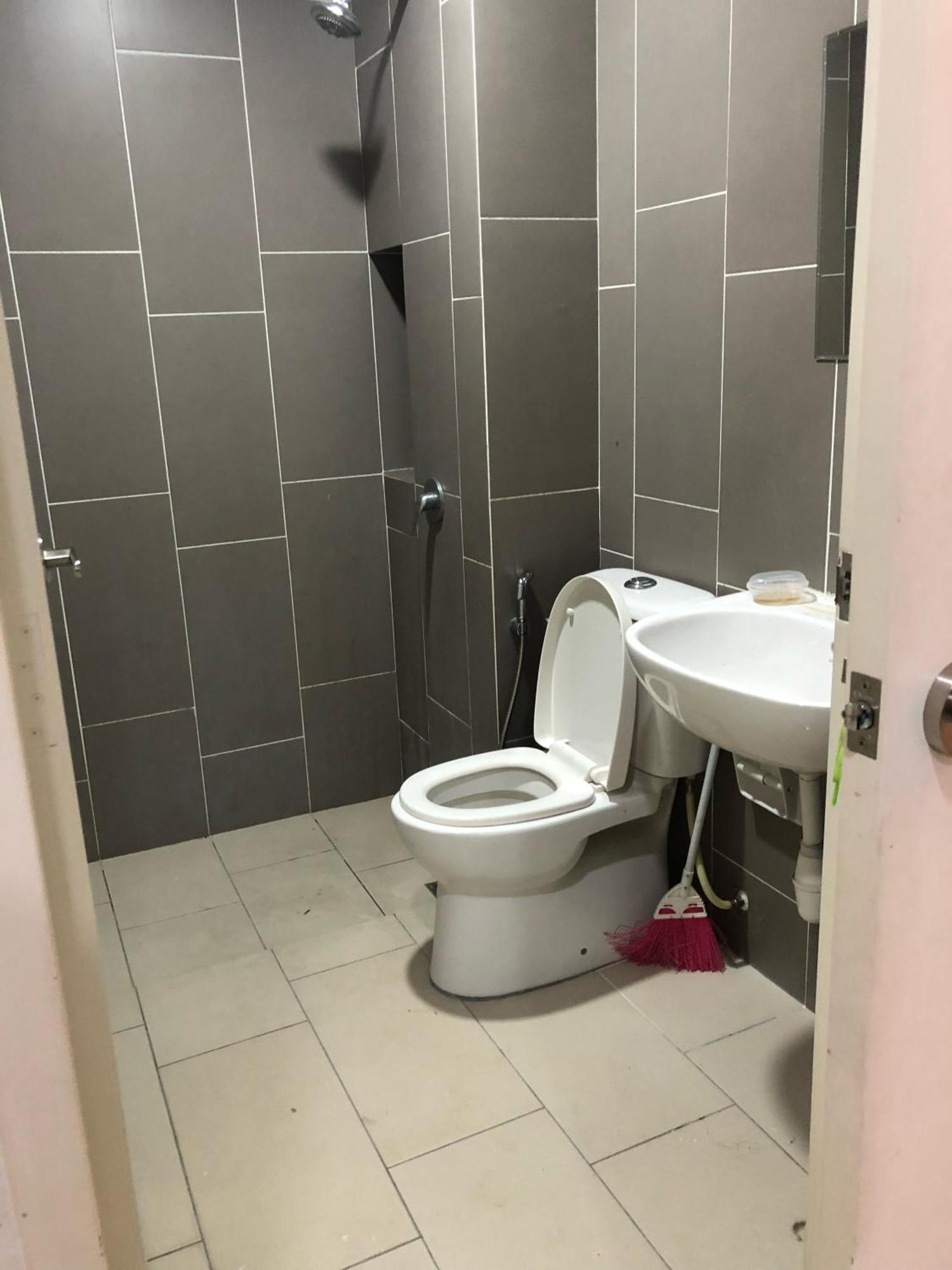 Putravilla Condominium Lovely & Spacious With Public Pool Kampong Kerdas Экстерьер фото